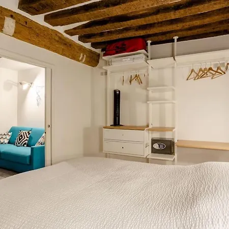 Cosy Proche Beaubourg Appartement *